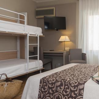 Deluxe Family Room